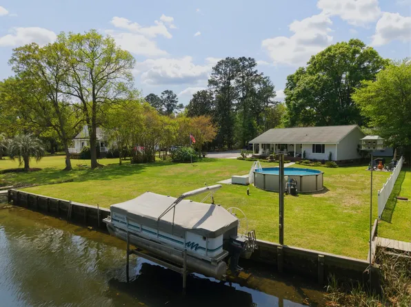 1805 Ringneck Rd, Moncks Corner, SC 29461
