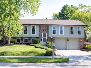 12018 Colbarn Dr, Fishers, IN 46038