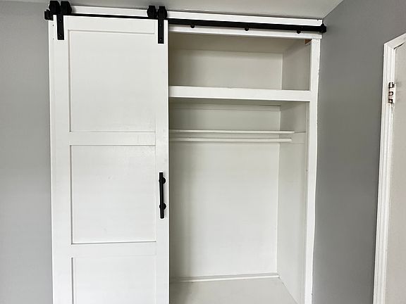 4th image of 364 Barthe Dr