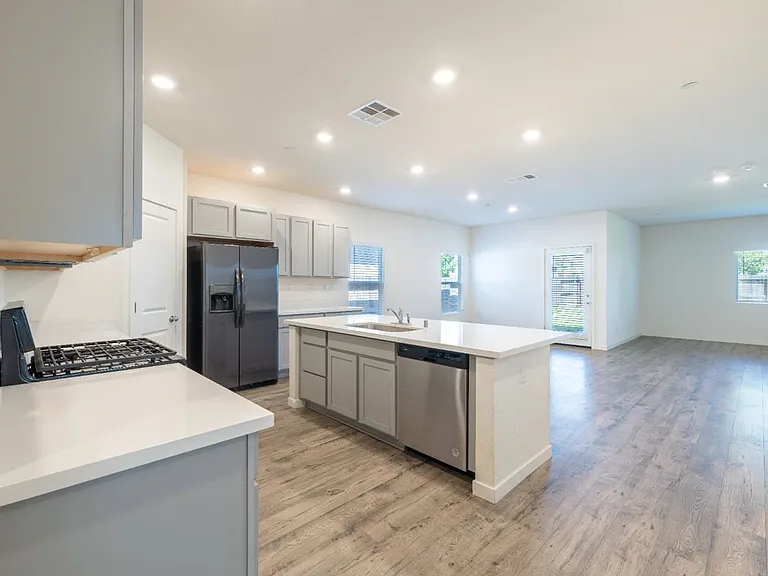 2057 Skipper Cove Way — Photo 8