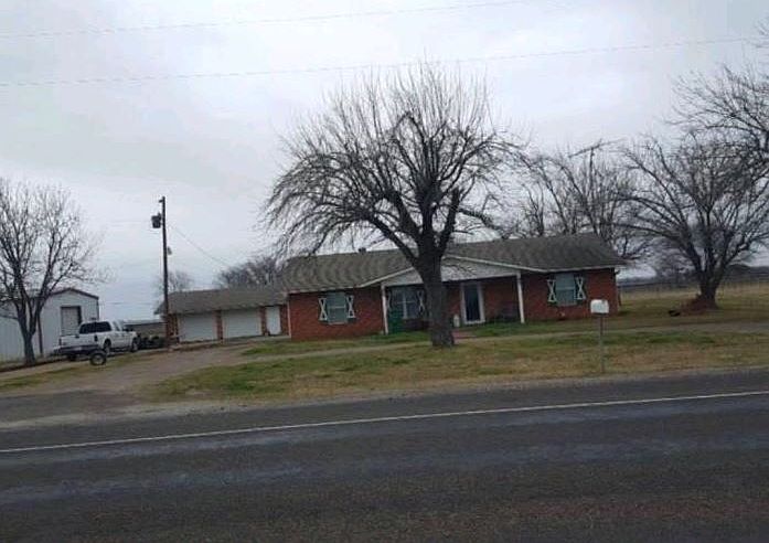 2nd image of 1222 N Lone Star Pkwy
