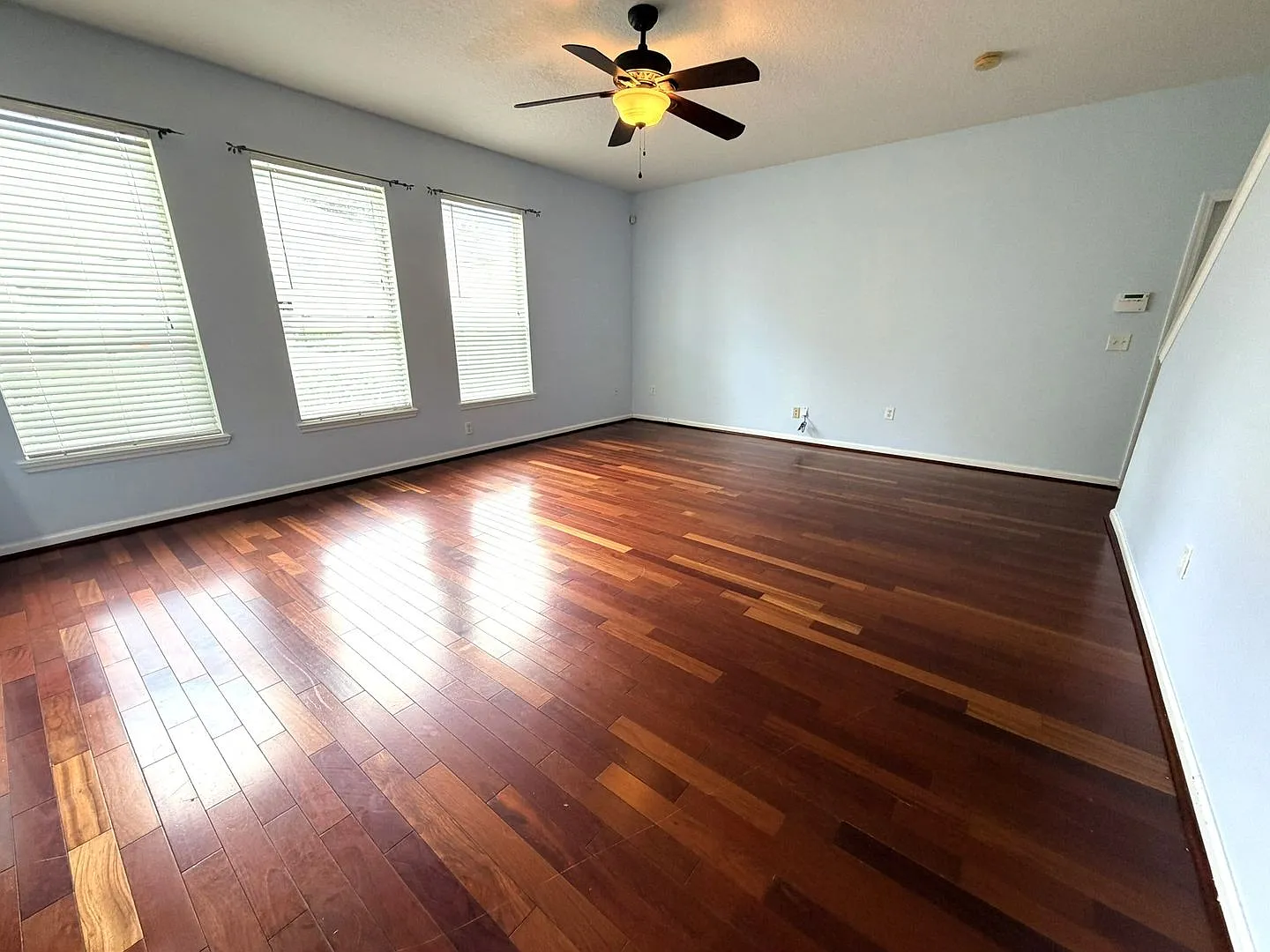 Beautiful Orange Park / Plantation Village 2 Car Garage Townhome — Photo 2