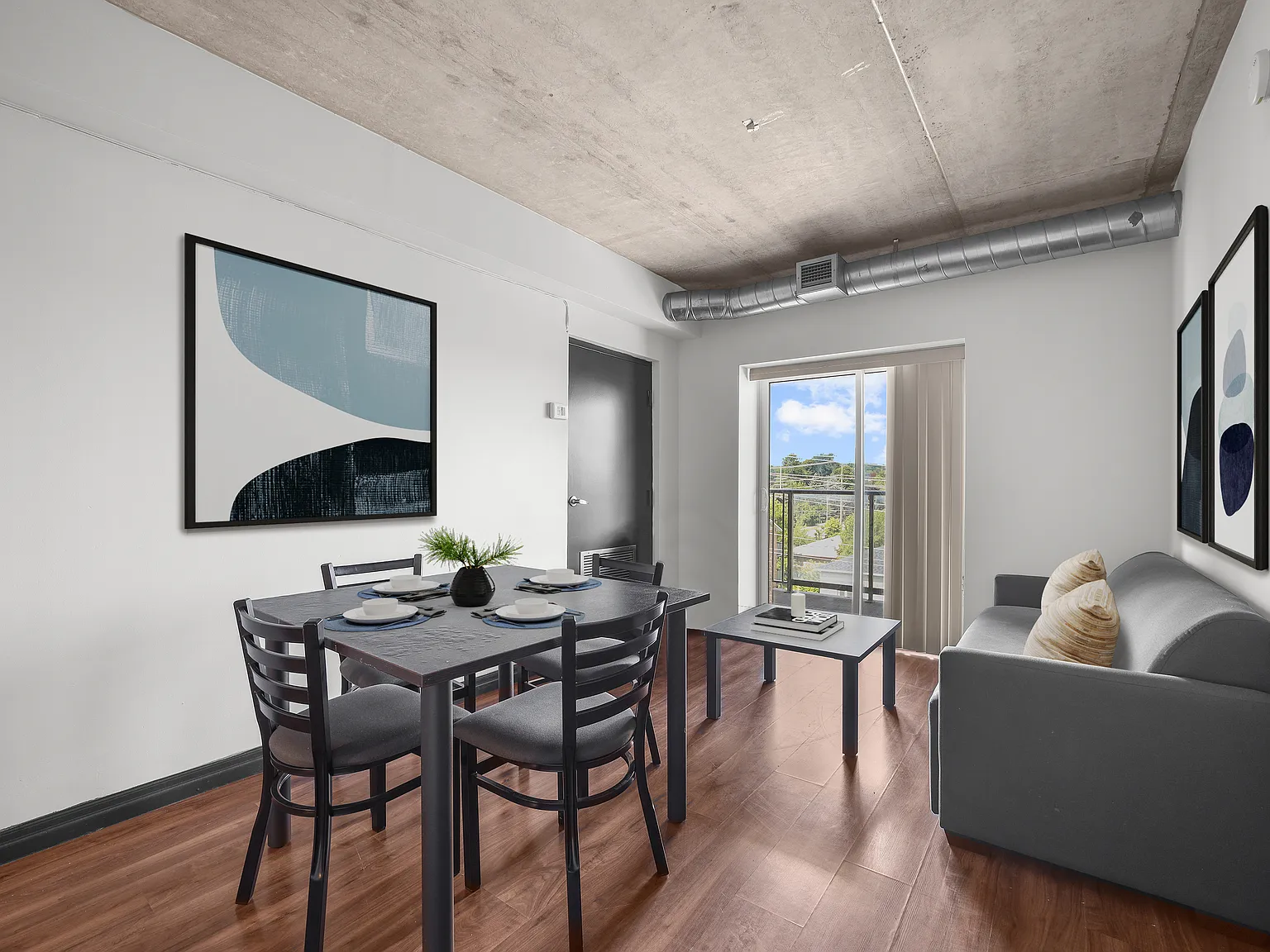 21 Columbia Street West — Photo 4