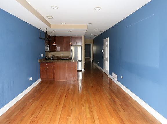 5th image of 6503 N Claremont Ave APT 02