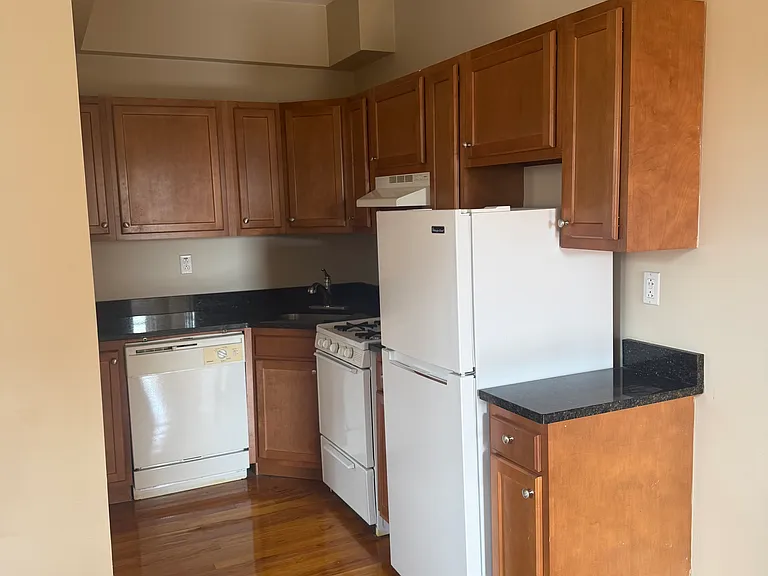 1197 Commonwealth Ave #9 — Photo 4