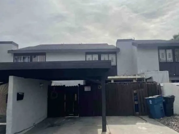 560 Oakbrook Ln, Las Vegas, NV 89169