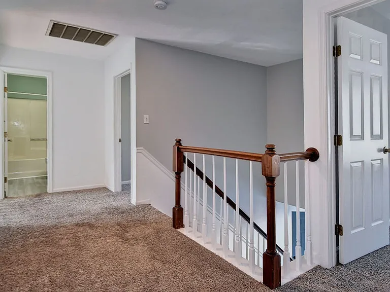 802 Marquette Ct — Photo 18
