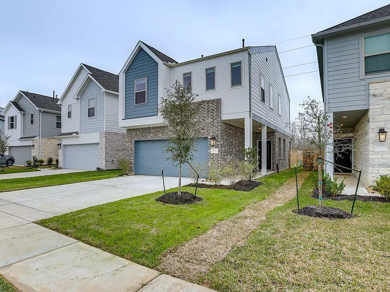 31915 Bromley Fern Dr — Photo 2