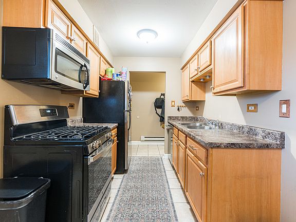 3rd image of 1815 Whitechapel Dr APT 2D