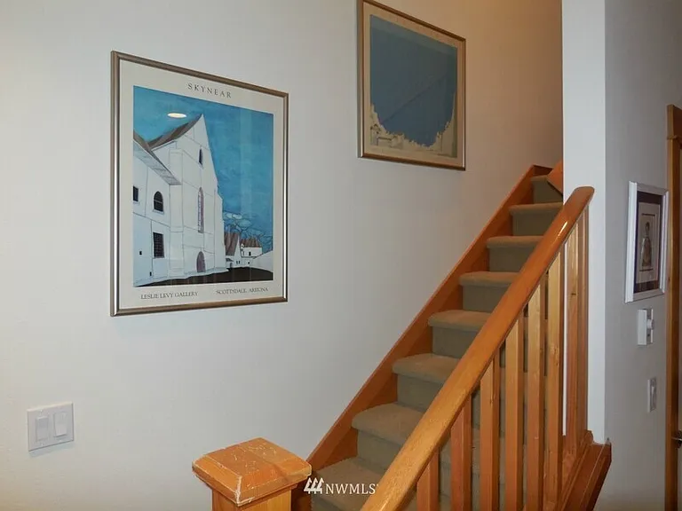 1702 E Columbia St — Photo 11