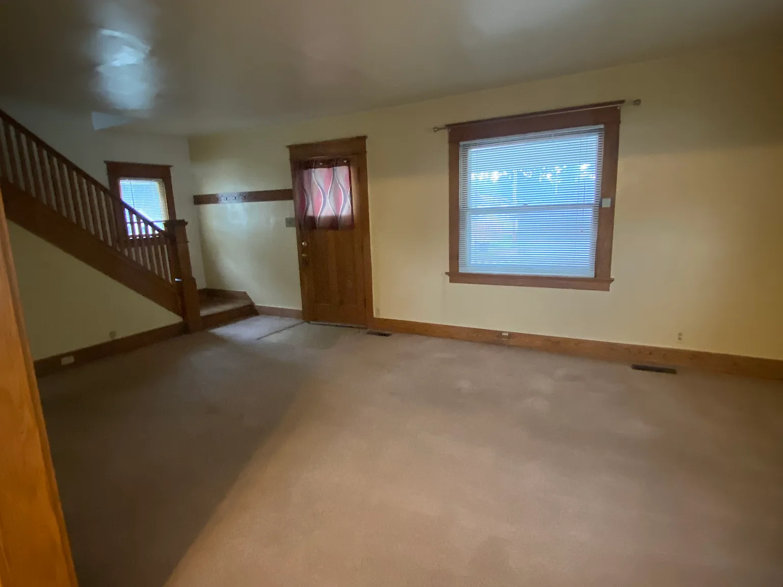 3 bed, 1300 sqft, $1,400 — Photo 3