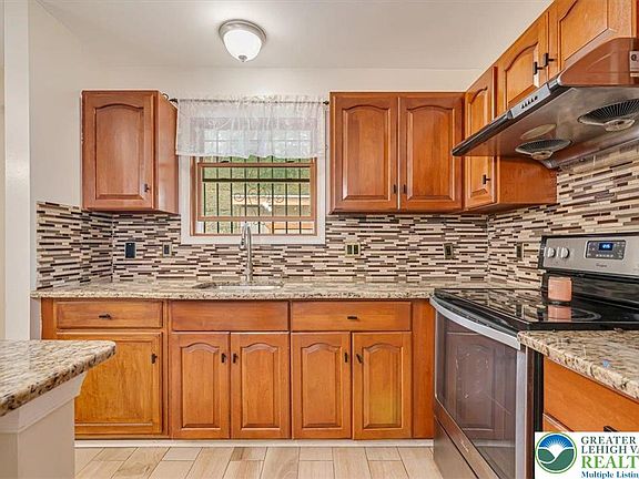 5th image of 2414 Woodcrest Dr