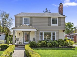 429 Roland Rd, Grosse Pointe Farms, MI 48236