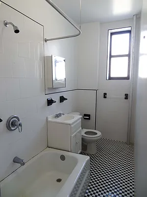 Rented by Lofts and Flats LLC | media 18