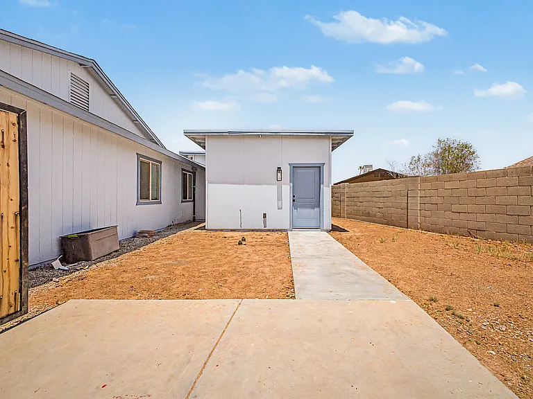 2430 E Butte St #101 — Photo 3