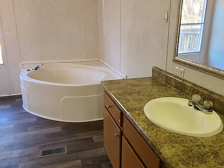 Main bedroom bath