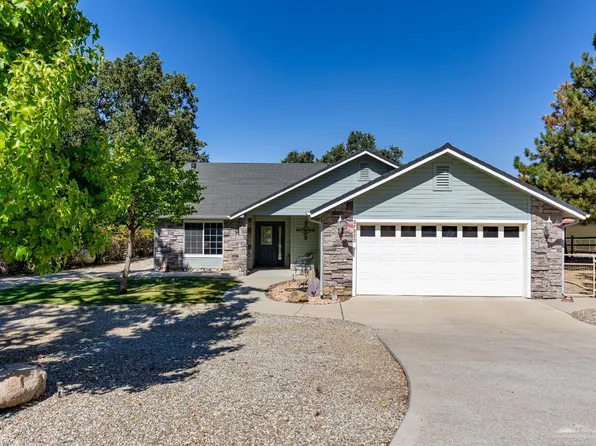 27820 Preakness Dr, Tehachapi, CA 93561