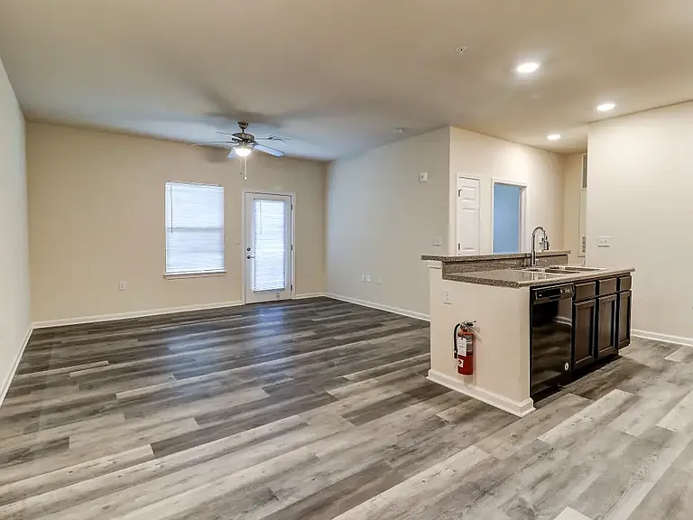 West Way I Apartments — Photo 11