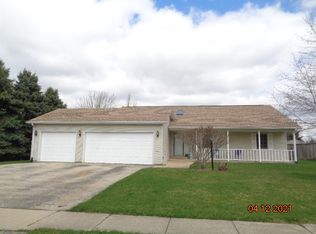 1042 Griggs Rd, Rockford, IL 61108