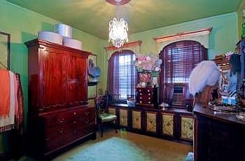5th image of 88 W Schiller St APT 1106L