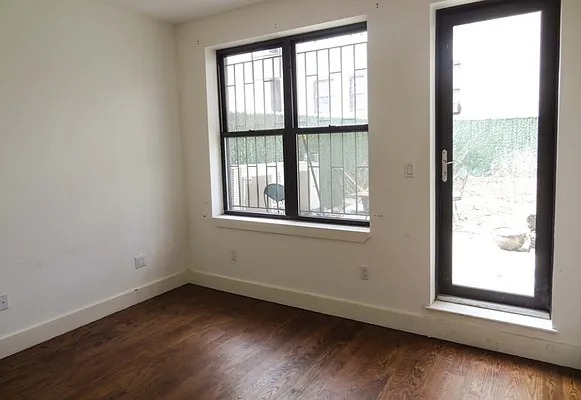 Rented by Nooklyn NYC LLC | media 44