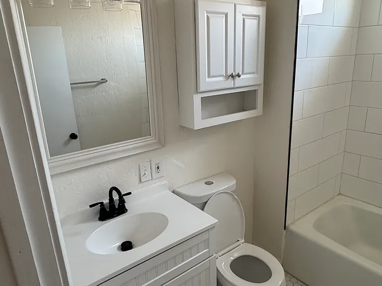 184 N Acacia St #1 — Photo 4