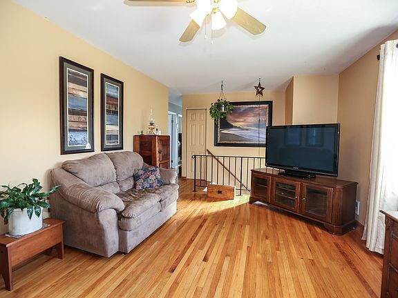 5th image of 21 Spicewood Ln