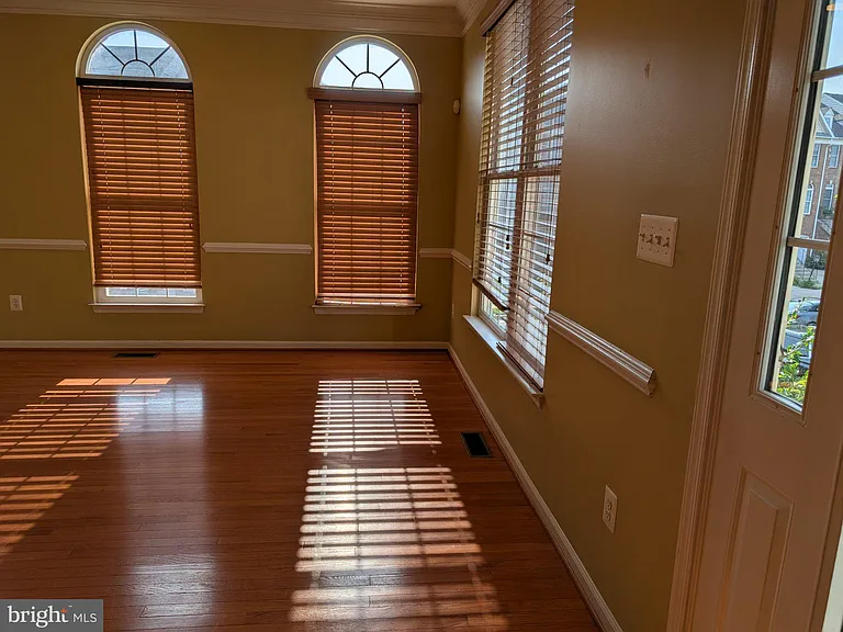 22611 Welborne Manor Sq — Photo 5