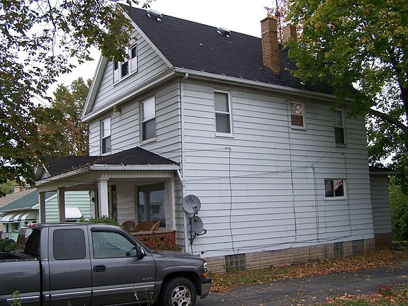 3rd image of 2817 Julian St