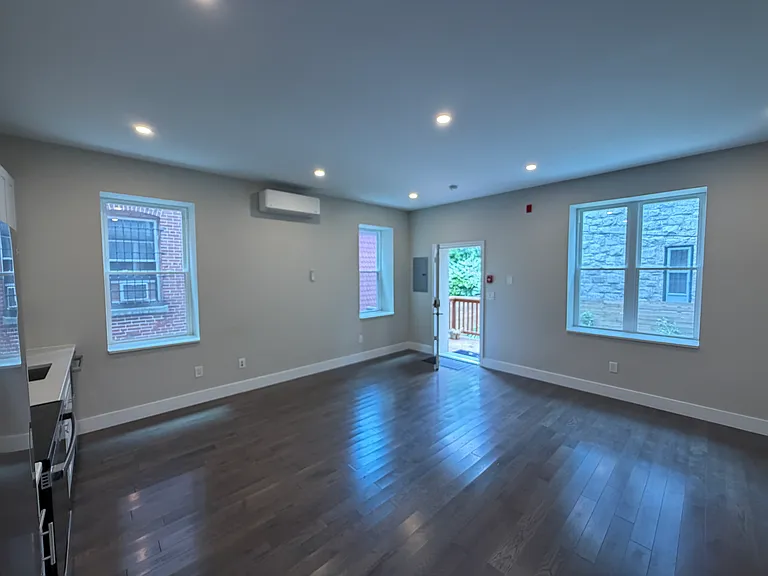 4707 Chester Ave #2 — Photo 3