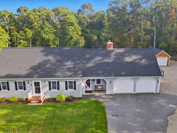 10 Royal Circle, Sandwich, MA 02563
