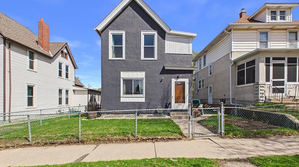 1st image of 750 Robert St S #1