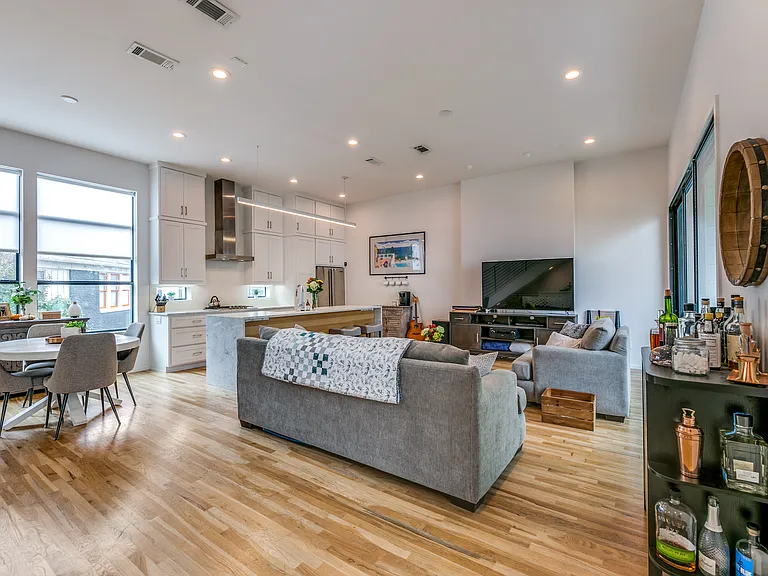 1839 Summit Ave #3 — Photo 9