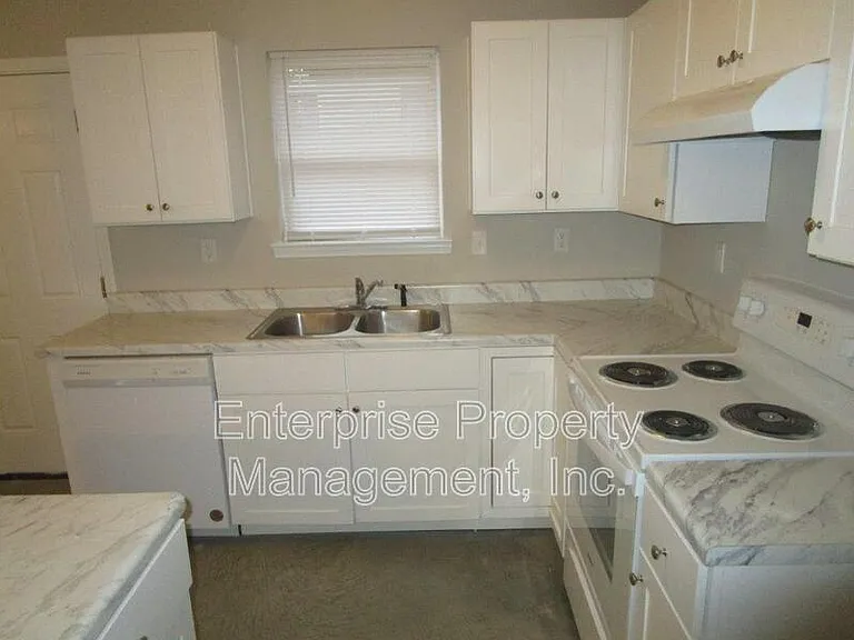3490 Ardmore St — Photo 9
