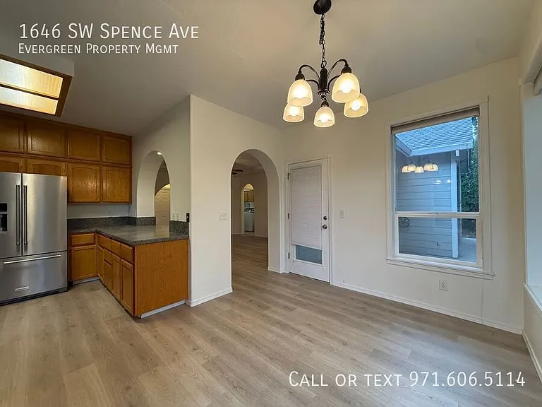 1646 SW Spence Ave — Photo 11