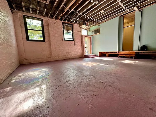 Rented by R New York | media 2