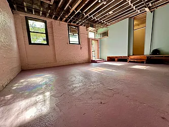 Rented by R New York