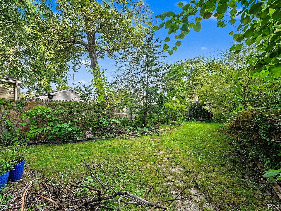 51 W Harry Ave, photo 14