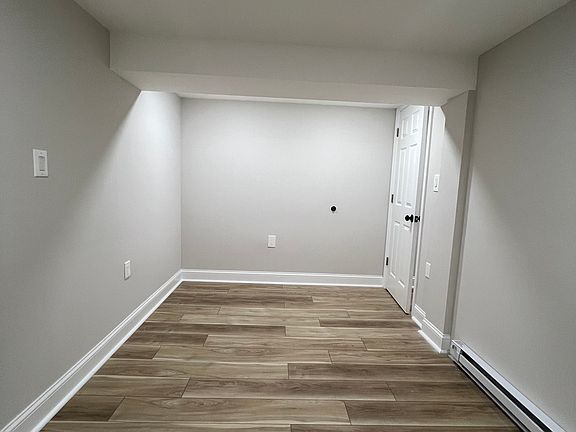 5th image of 910 Revere Ave #B1