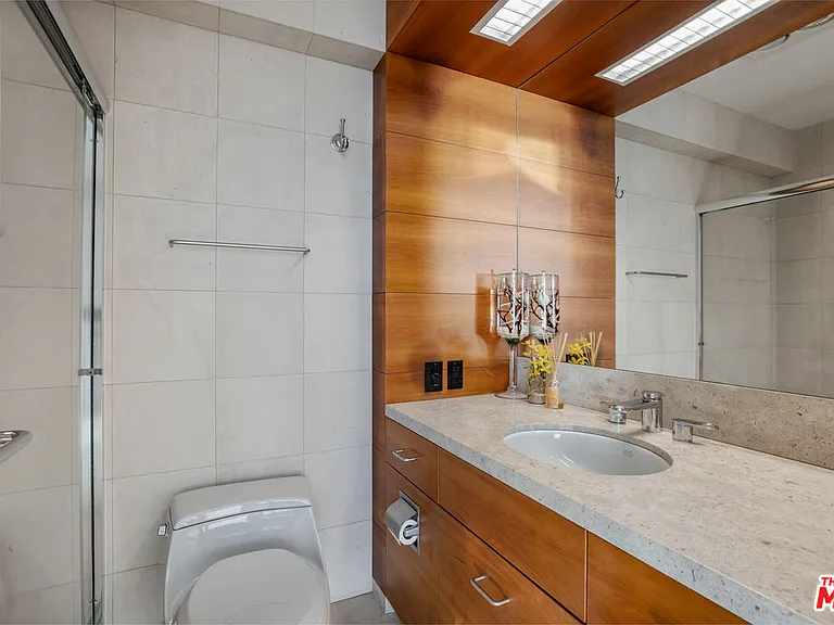 24434 Malibu Rd — Photo 20