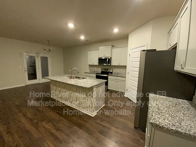 2215 Waycross Ln — Photo 12