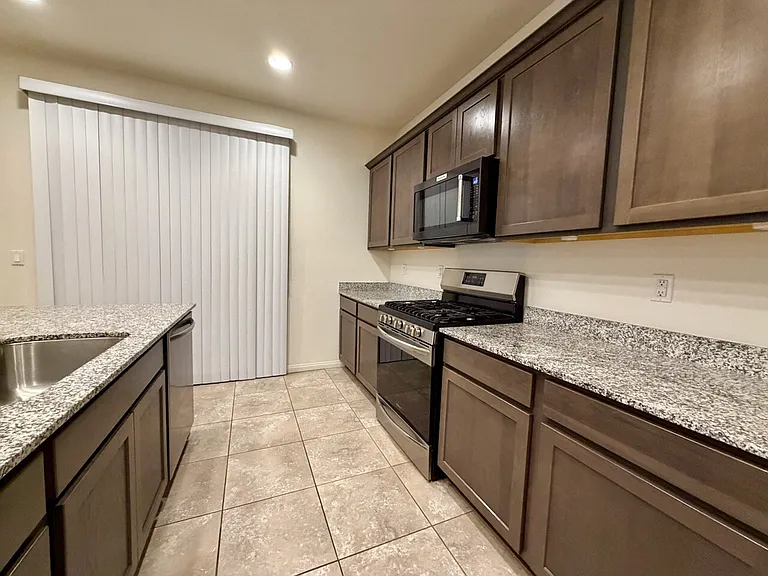 5844 Middle Rock St — Photo 10