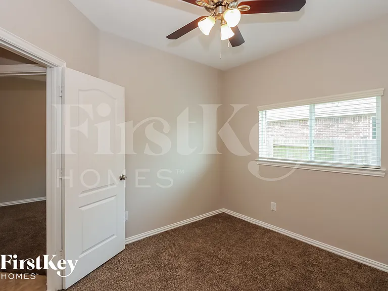 131 Brazos Dr — Photo 14