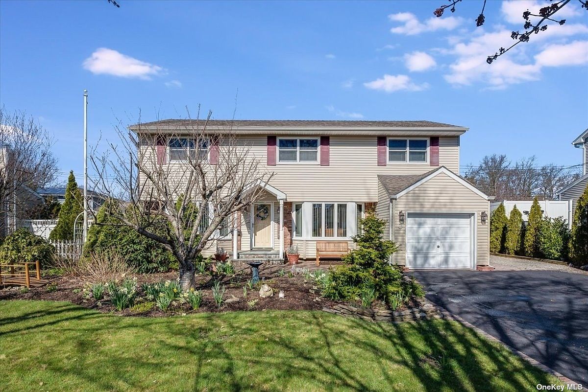 28 Roxbury Drive, Commack, NY 11725 Zillow