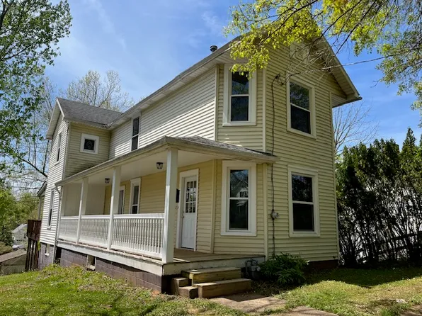 725 8th St, Marietta, OH 45750