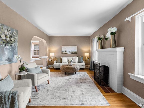 3rd image of 5527 Goethe Ave