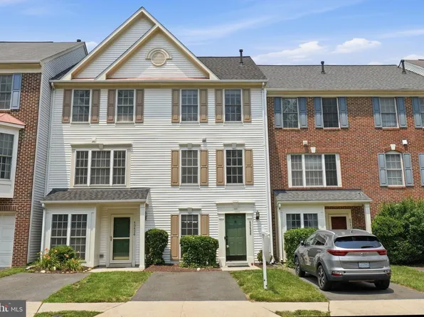 45428 Oak Trail Sq, Sterling, VA 20164