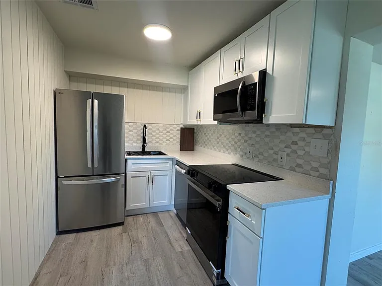 7224 Valiant Ct — Photo 8