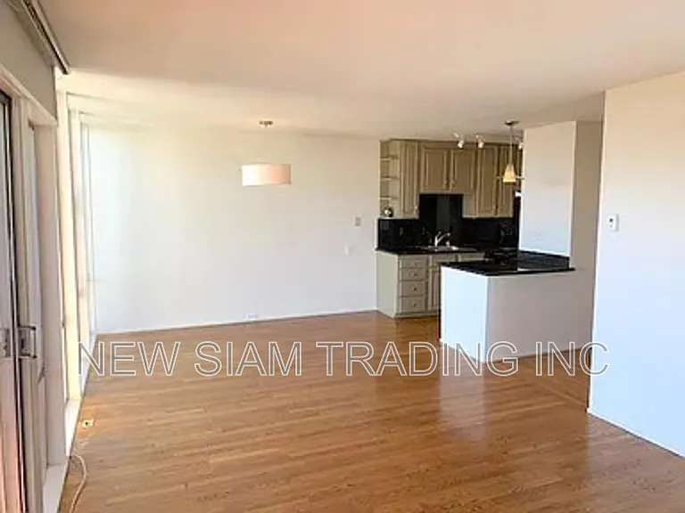 1040 Dolores St — Photo 6