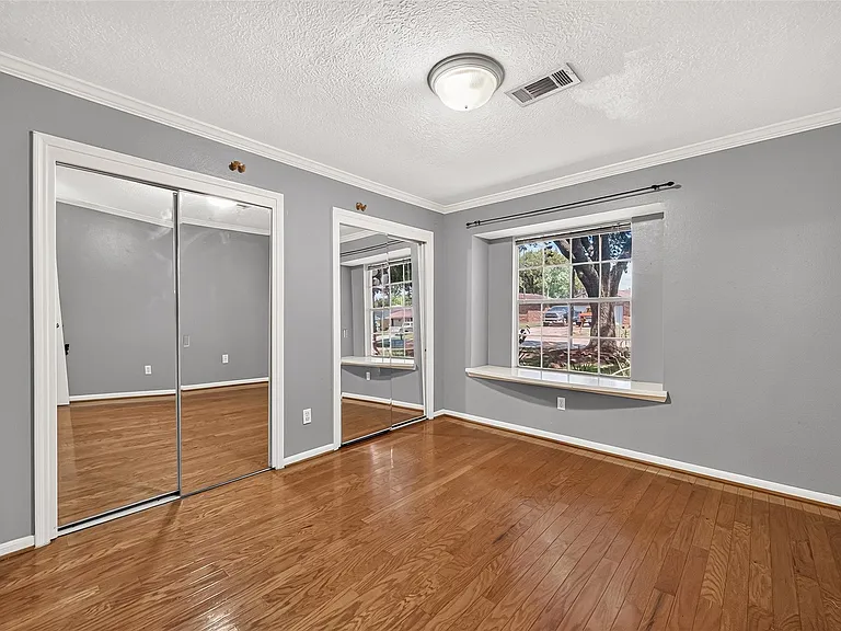 1007 E Baker Rd — Photo 6